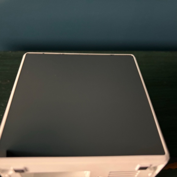 SONY Digital Dual Alarm Clock FM / AM Radio - Model ICF-C1T - White - Picture 2 of 10